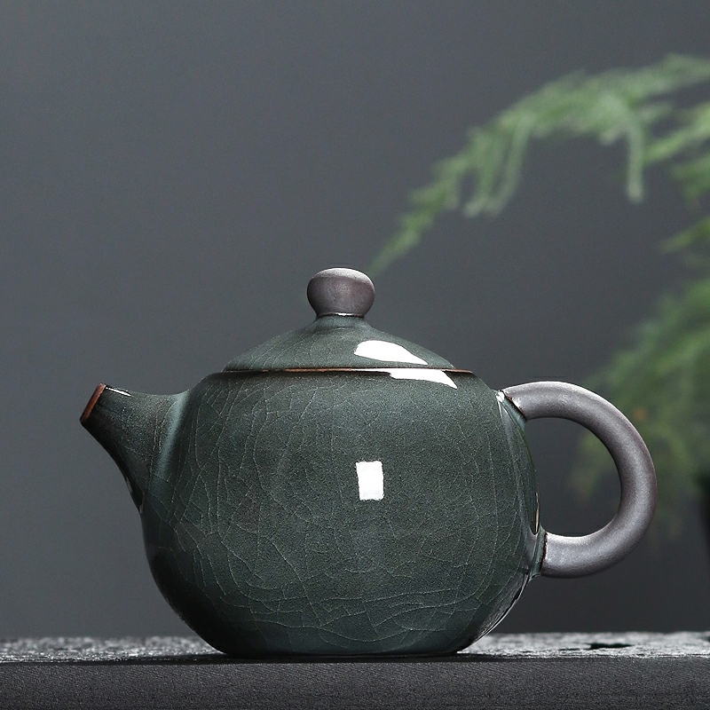 Ceramic teapot